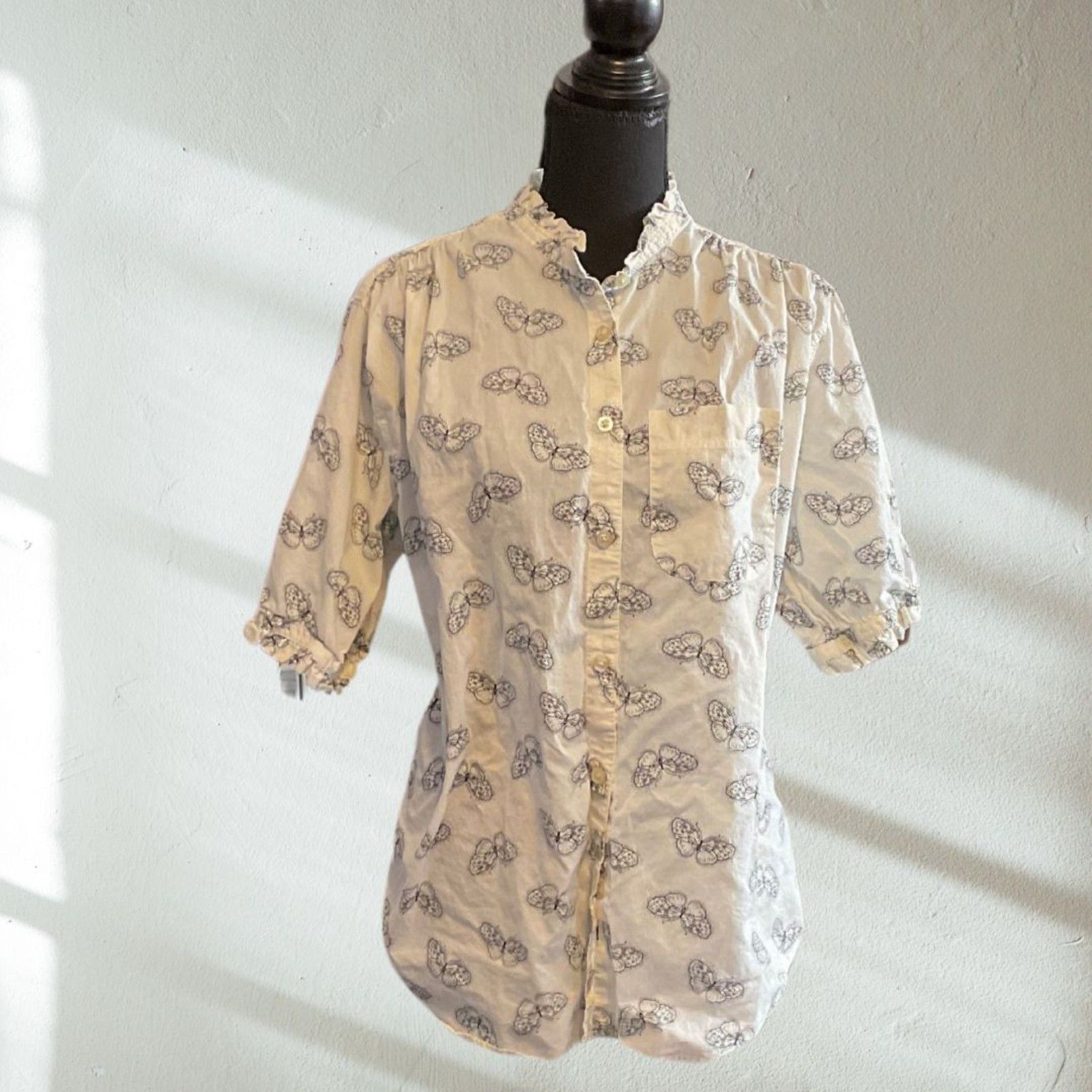 Lee Moth Ruffled Button Down | L